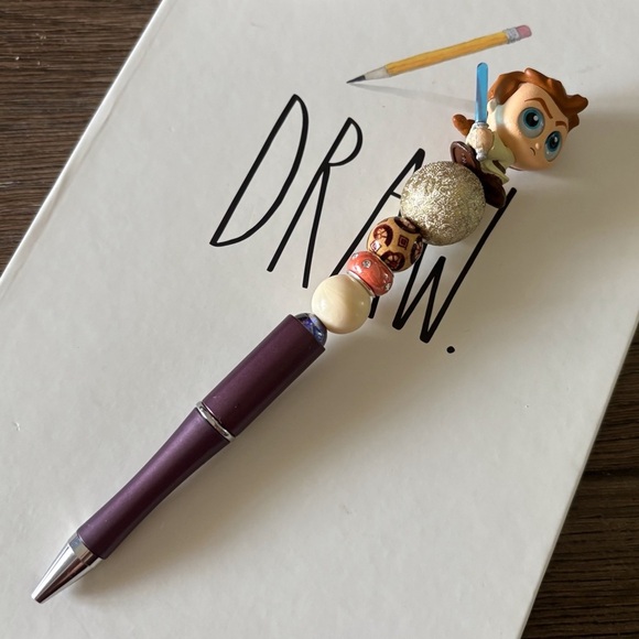 Disney Doorables: Star Wars: Obi-Wan Kenobi handmade beaded pen - Picture 2 of 3